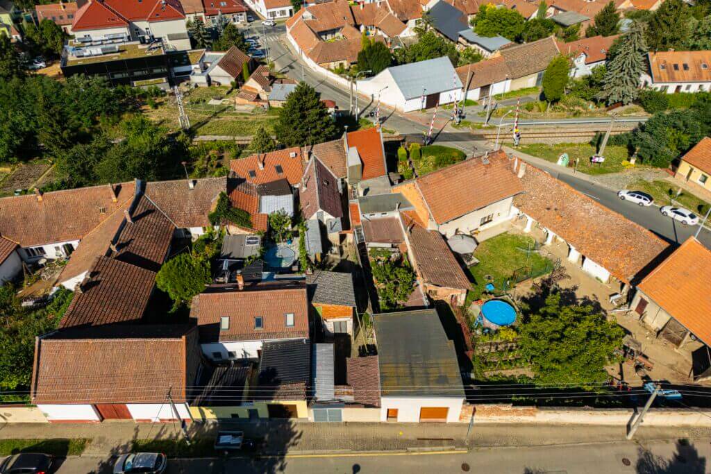 09